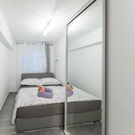 Apartman Apartman Luminosa In Souterrain