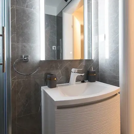 Apartman Luminosa In Souterrain Appartamento Spalato
